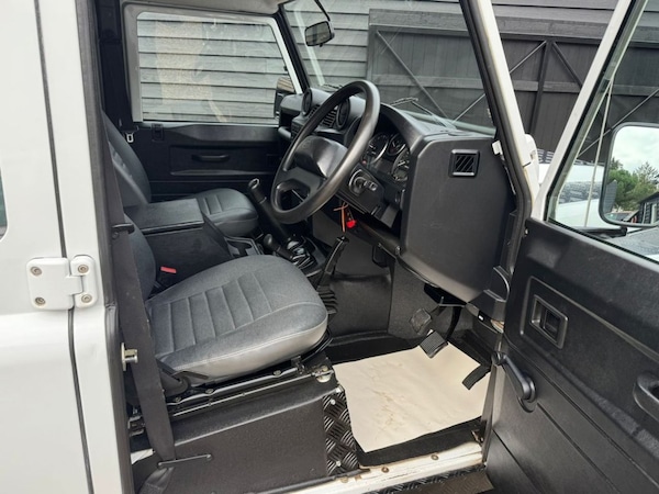 Used Land Rover Defender 2015 for sale - 76304261: Photo 10