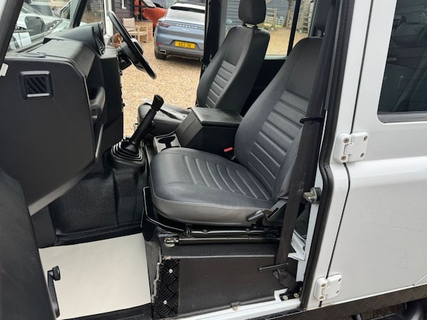 Used Land Rover Defender 2015 for sale - 76304261: Photo 12