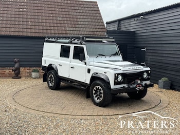 Land Rover - Defender