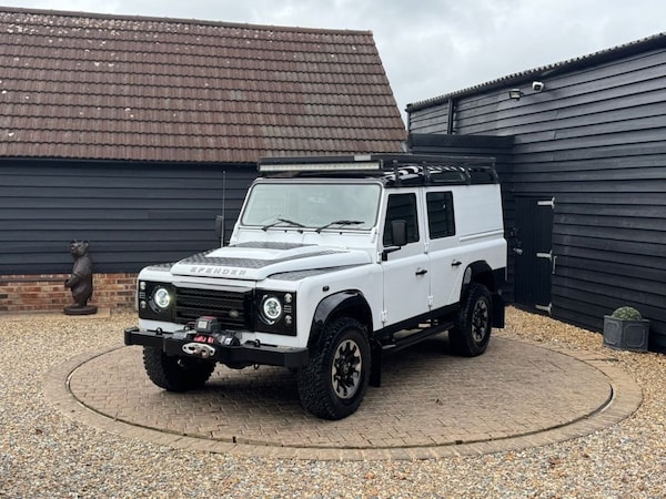 Used Land Rover Defender 2015 for sale - 76304261: Photo 2