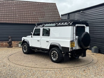 Used Land Rover Defender 2015 for sale - 76304261: Photo 4
