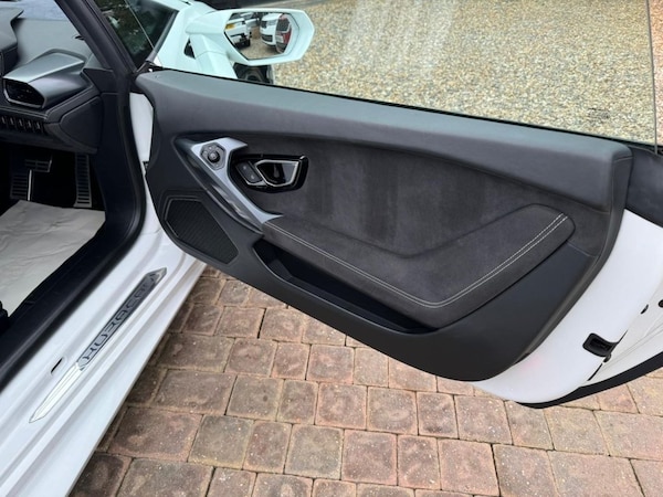 Used Lamborghini Huracan 2014 for sale - 74552566: Photo 14