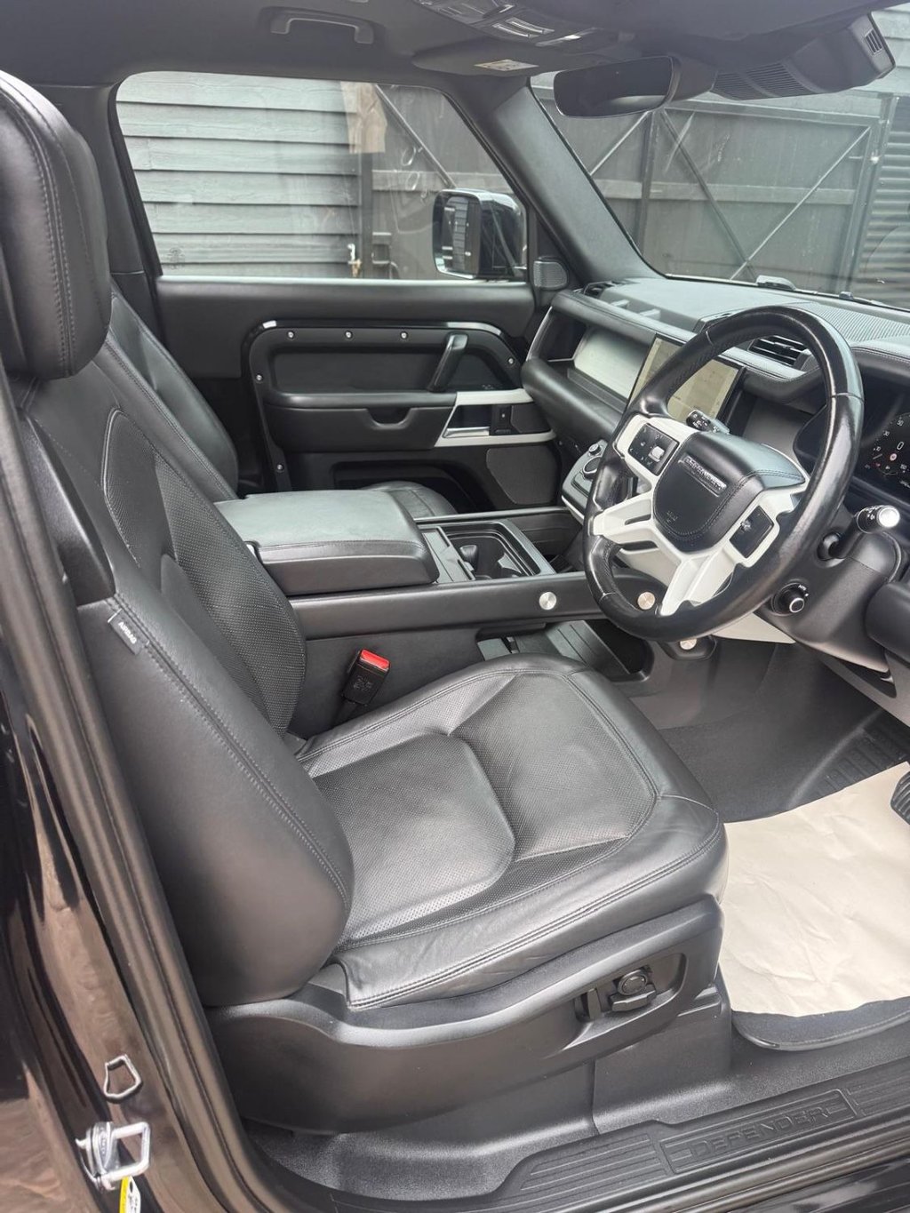 Used Land Rover Defender 2022 for sale - 76670528: Photo 13