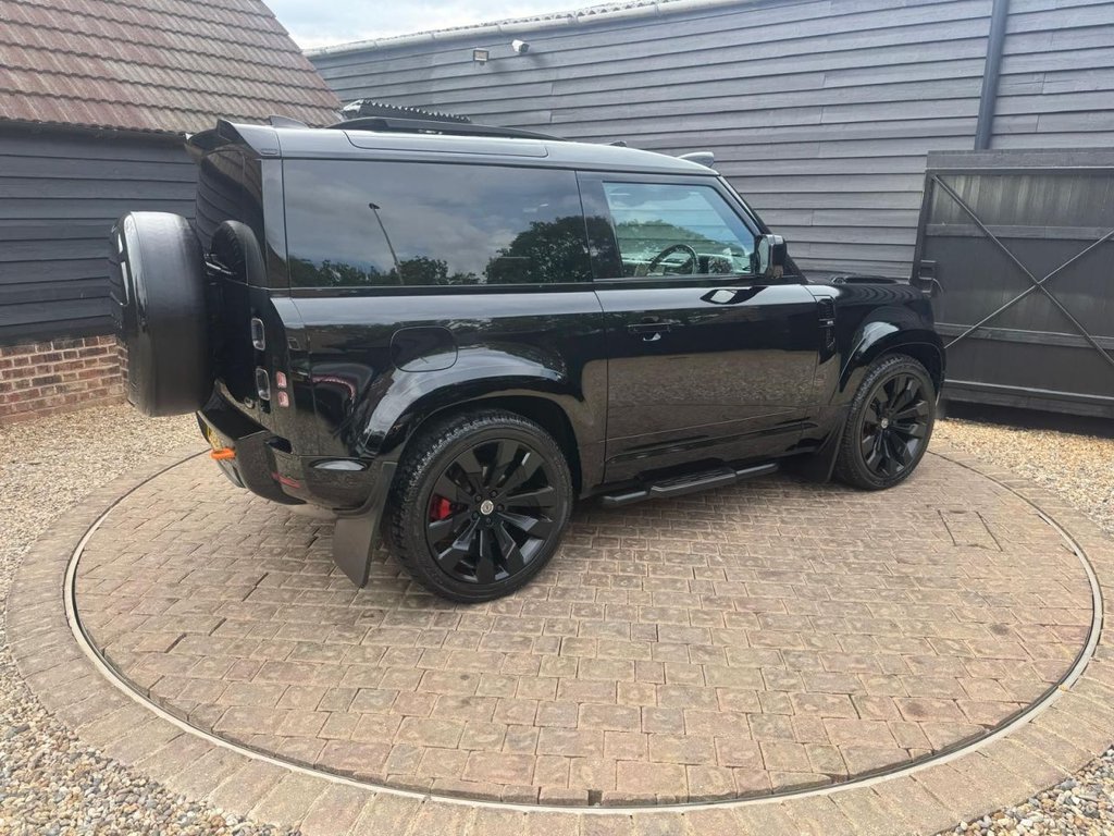 Used Land Rover Defender 2022 for sale - 76670528: Photo 32