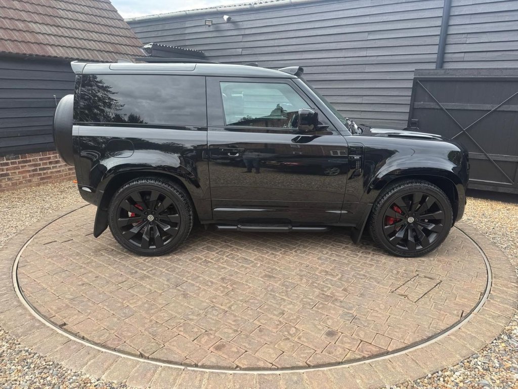 Used Land Rover Defender 2022 for sale - 76670528: Photo 5