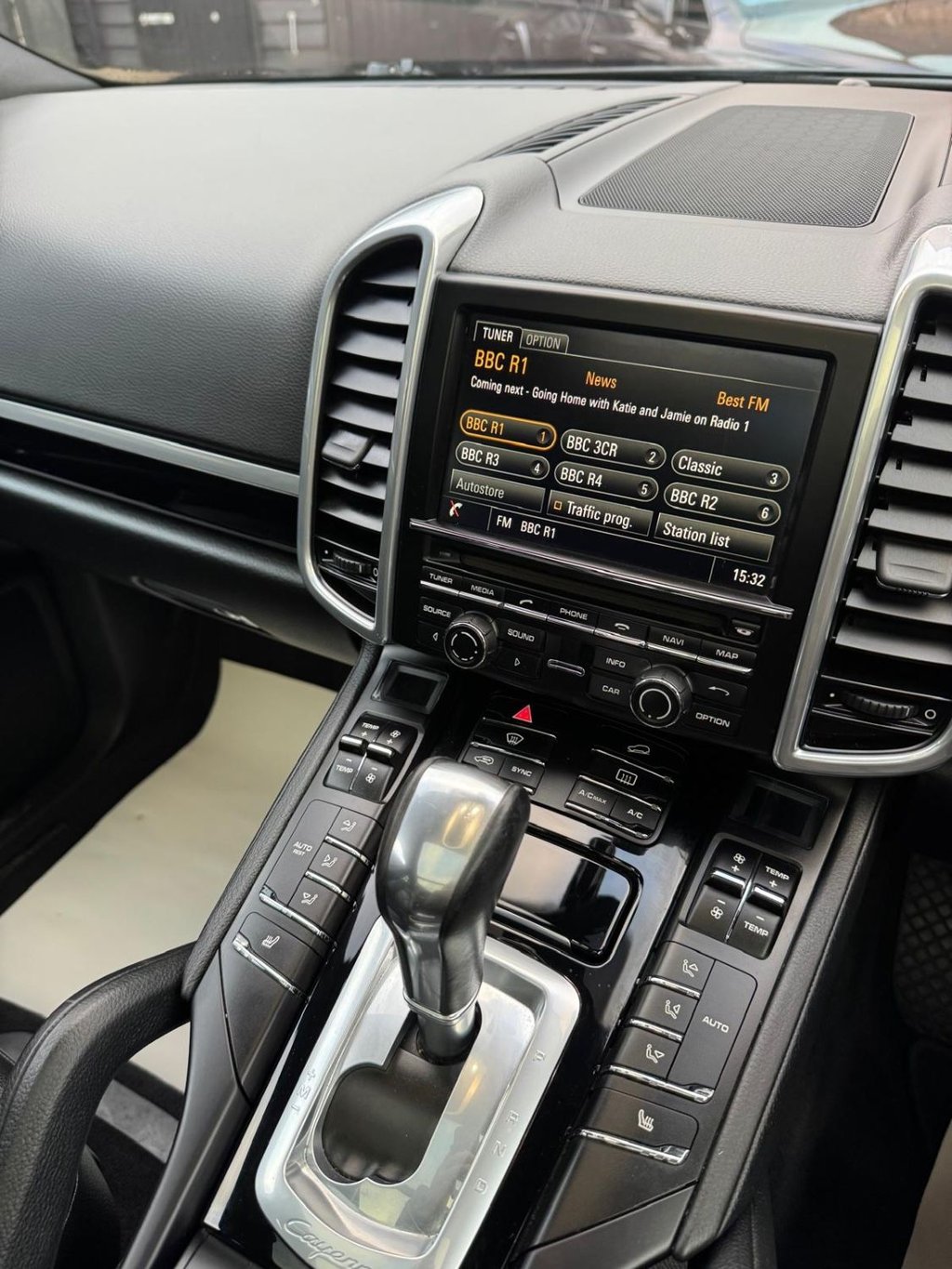 Used Porsche Cayenne 2015 for sale - 77485027: Photo 14