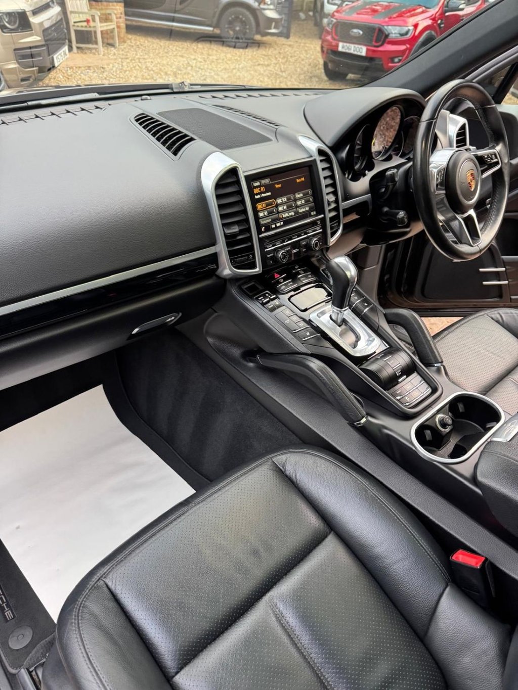 Used Porsche Cayenne 2015 for sale - 77485027: Photo 16