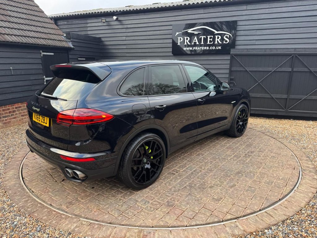 Used Porsche Cayenne 2015 for sale - 77485027: Photo 3