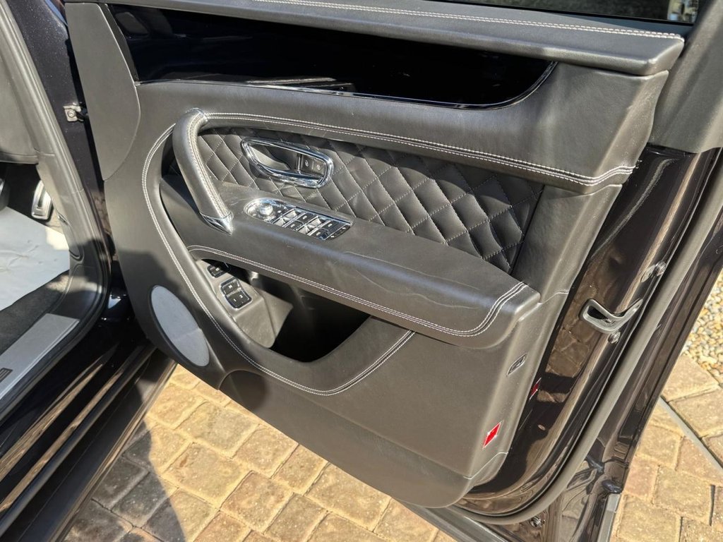 Used Bentley Bentayga 2016 for sale - 76162886: Photo 28