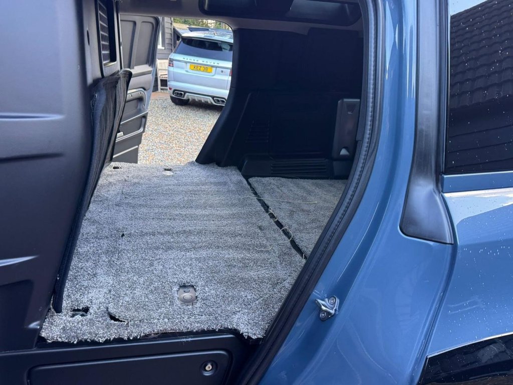 Used Land Rover Defender 2021 for sale - 77632174: Photo 18