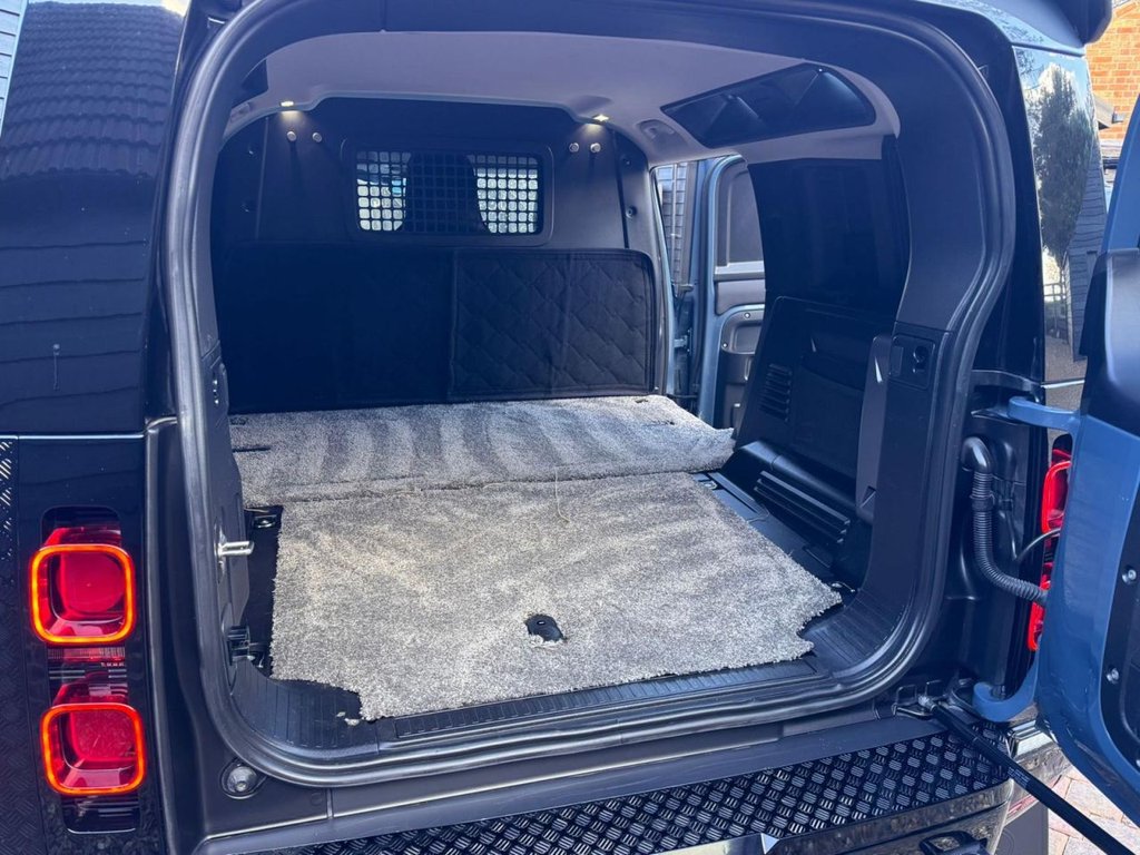 Used Land Rover Defender 2021 for sale - 77632174: Photo 19