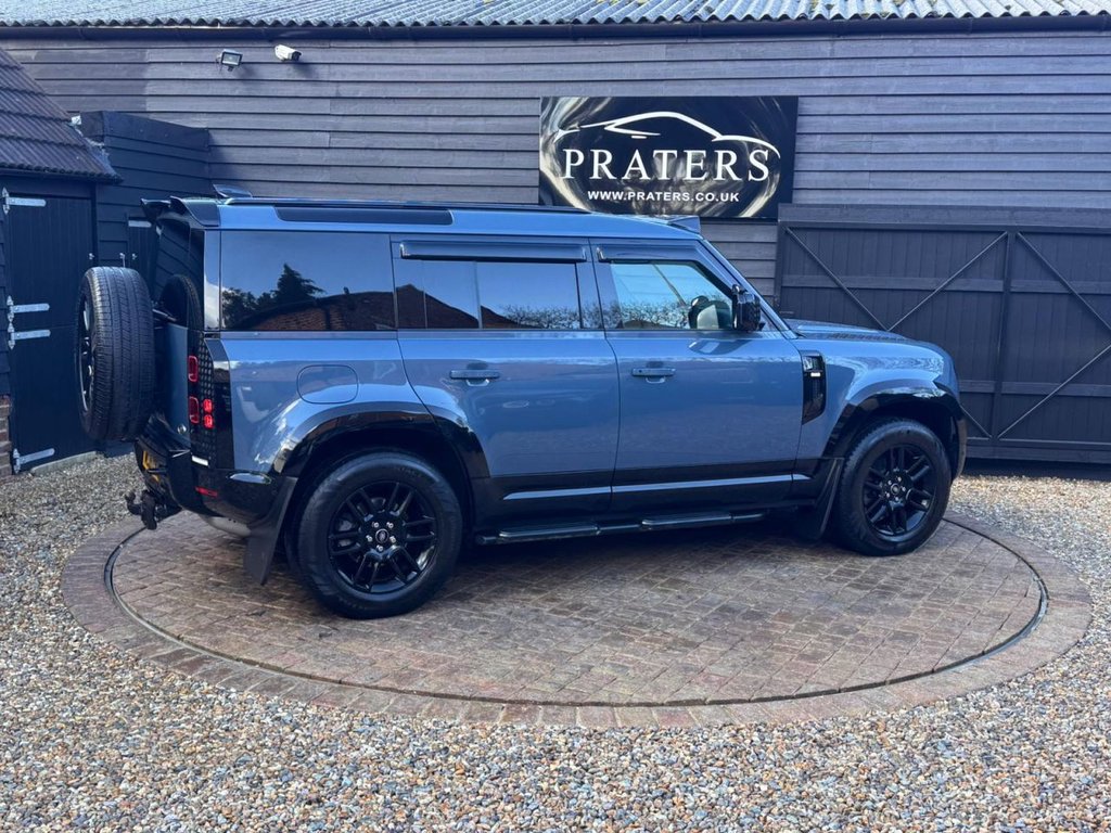 Used Land Rover Defender 2021 for sale - 77632174: Photo 4