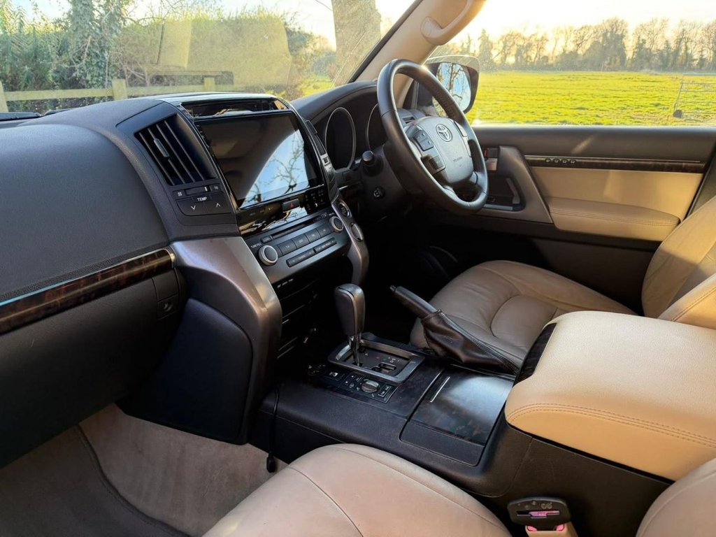 Used Toyota Land Cruiser 2008 for sale - 76937439: Photo 6