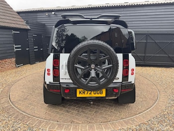 Used Land Rover Defender 110 2023 for sale - 77967568: Photo