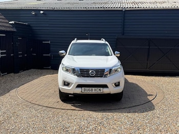 Used Nissan Navara 2018 for sale - 76202377: Photo