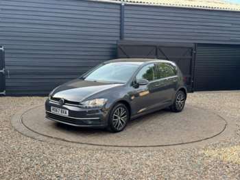 Used Volkswagen Golf 2017 for sale - 74687834: Photo