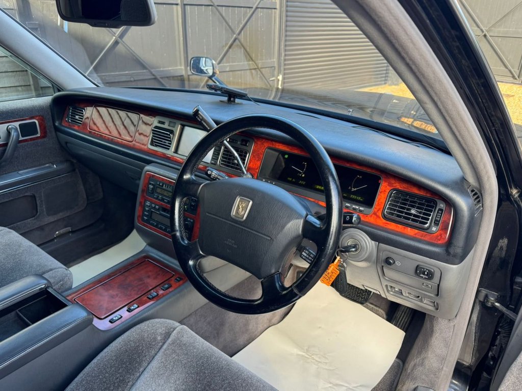 Used Toyota Century 1990 for sale - 77647946: Photo 12