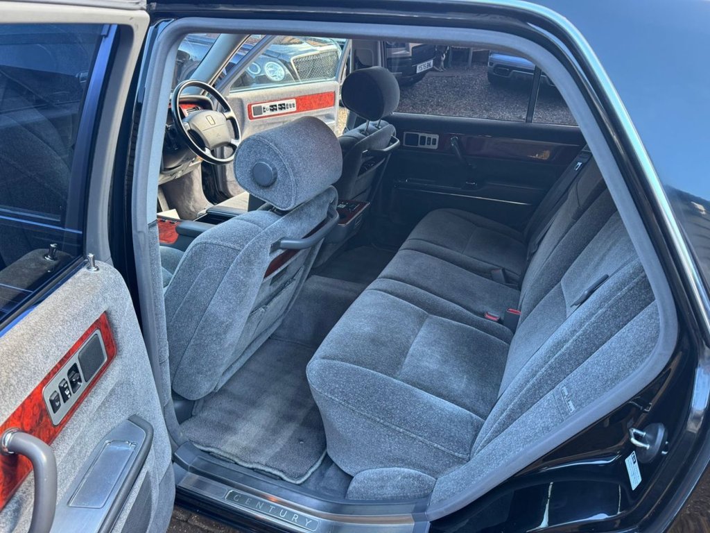 Used Toyota Century 1990 for sale - 77647946: Photo 16