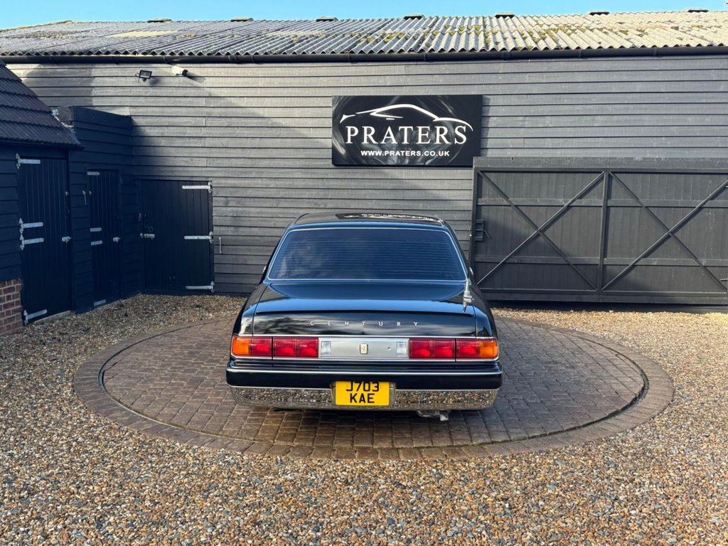 Used Toyota Century 1990 for sale - 77647946: Photo 3