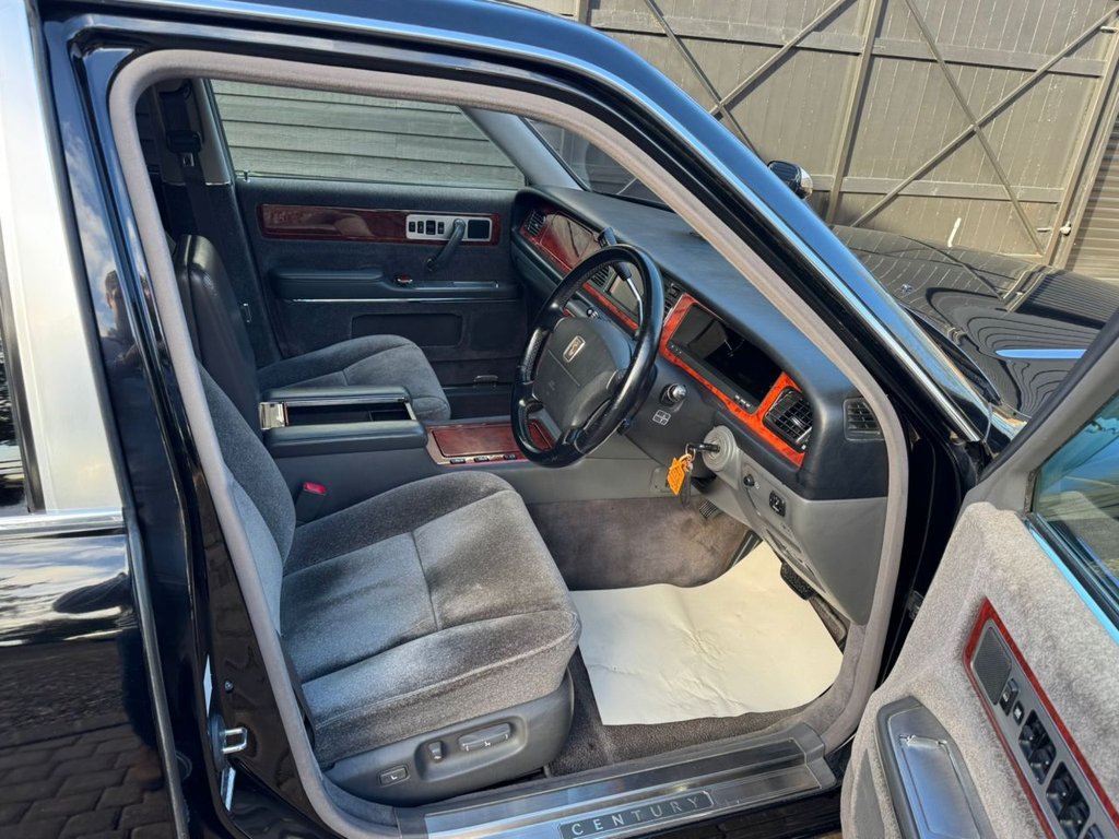 Used Toyota Century 1990 for sale - 77647946: Photo 9