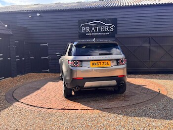 Used Land Rover Discovery Sport 2017 for sale - 78834579: Photo