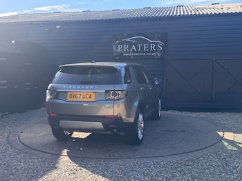 Used Land Rover Discovery Sport 2017 for sale - 78930428: Photo