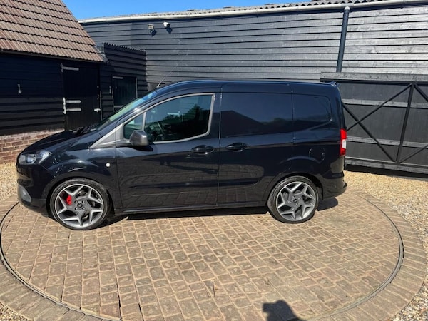 Used Ford Transit Courier 2023 for sale - 74423992: Photo 8