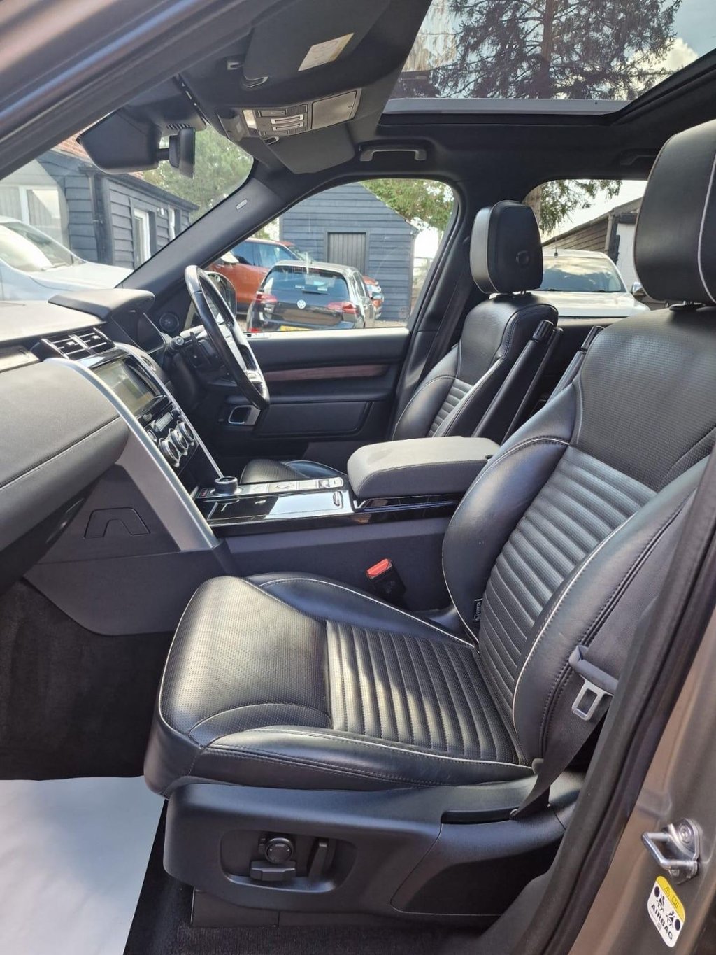 Used Land Rover Discovery 2018 for sale - 76098268: Photo 11