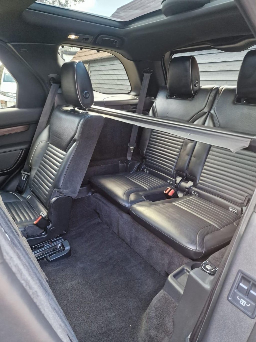 Used Land Rover Discovery 2018 for sale - 76098268: Photo 18
