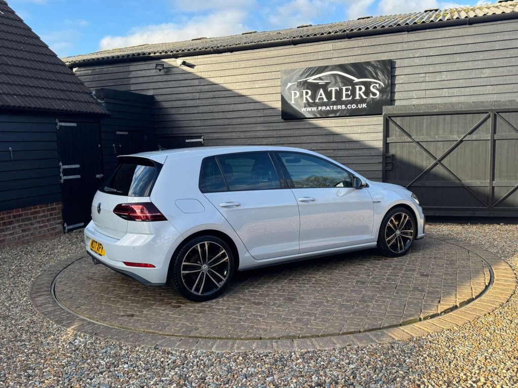 Used Volkswagen Golf 2017 for sale - 77239333: Photo 20