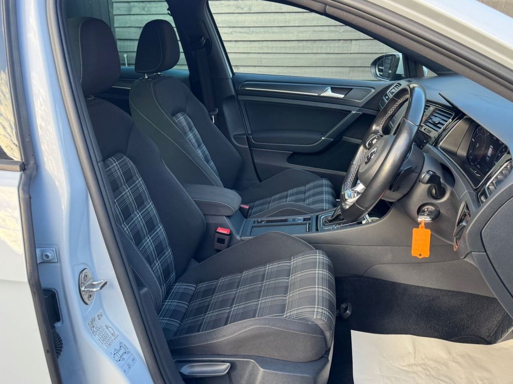 Used Volkswagen Golf 2017 for sale - 77239333: Photo 9