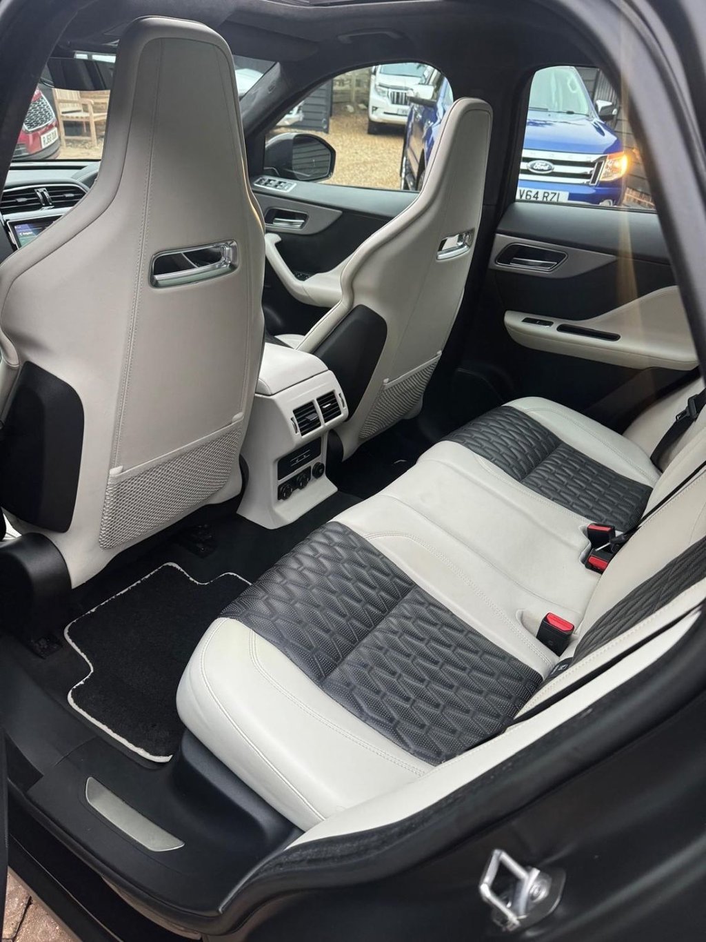 Used Jaguar F-Pace 2019 for sale - 76274064: Photo 14