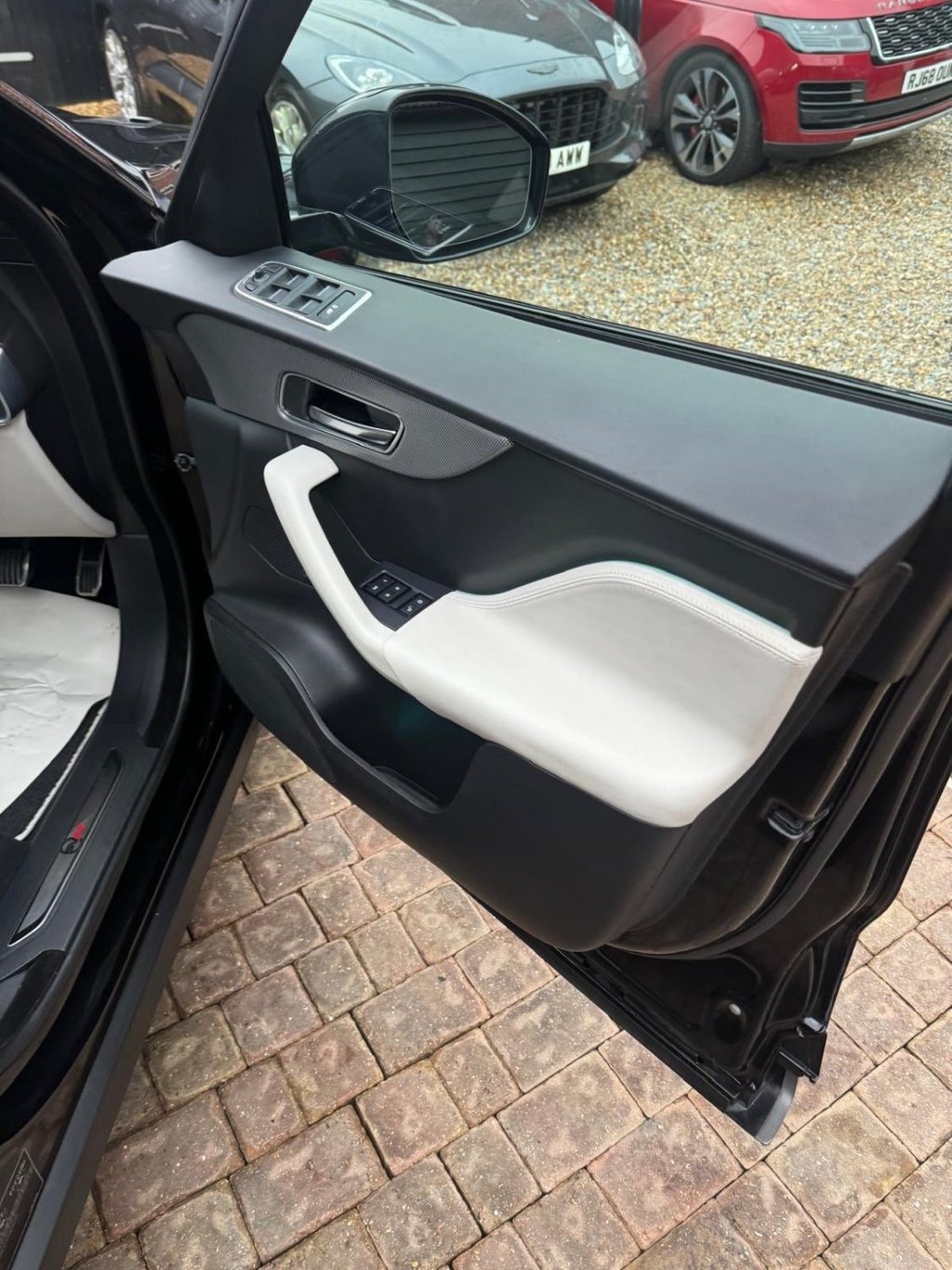 Used Jaguar F-Pace 2019 for sale - 76274064: Photo 19