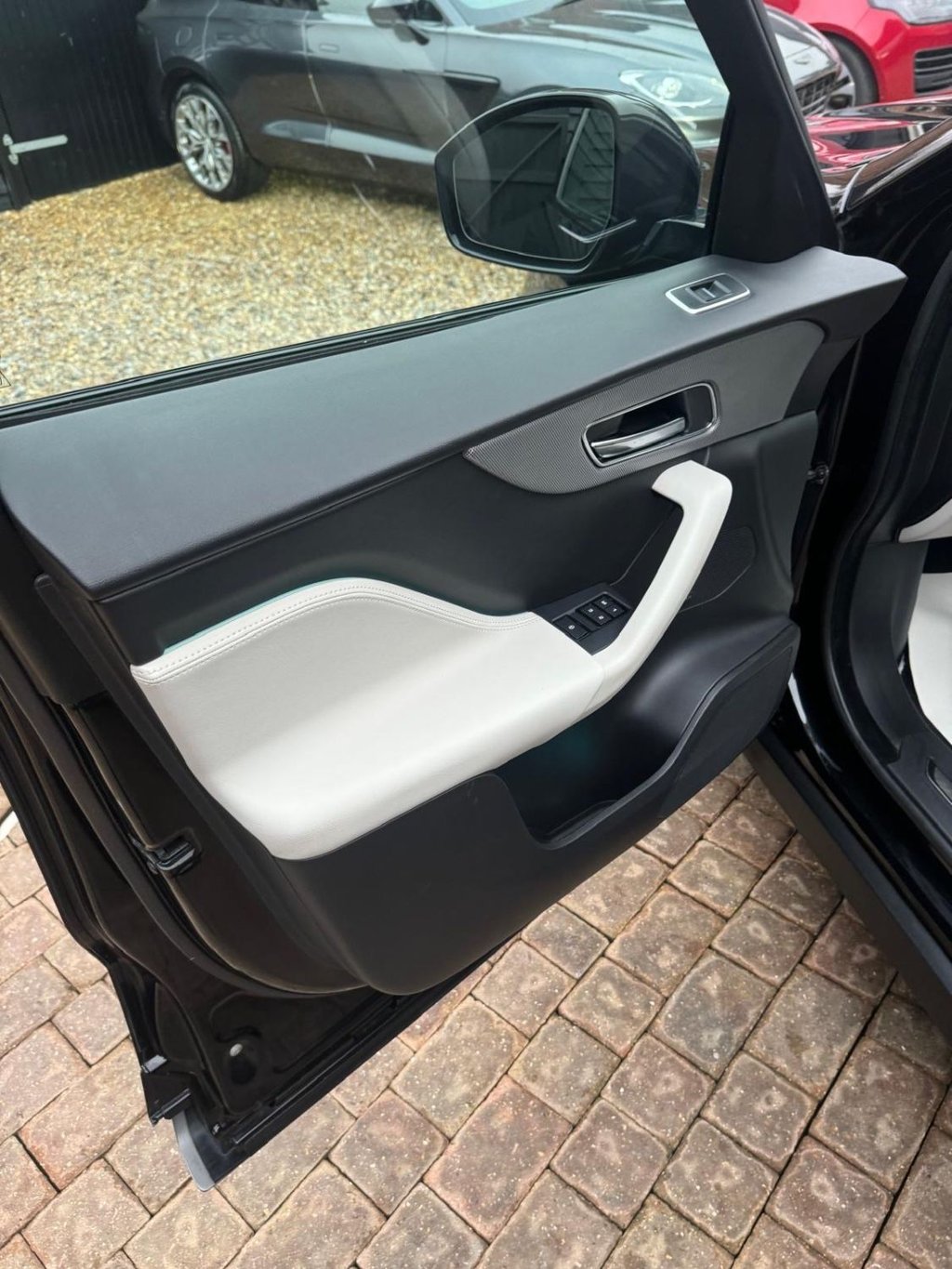 Used Jaguar F-Pace 2019 for sale - 76274064: Photo 20