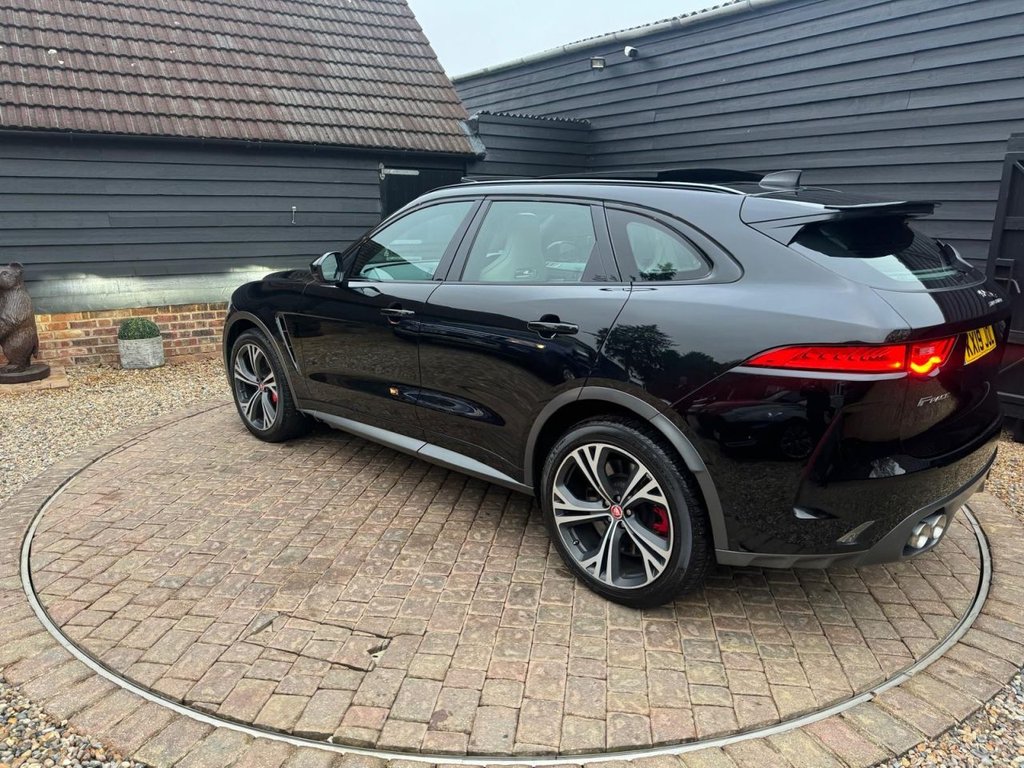 Used Jaguar F-Pace 2019 for sale - 76274064: Photo 9