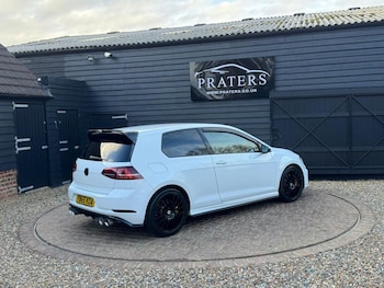 Used Volkswagen Golf 2015 for sale - 77647913: Photo