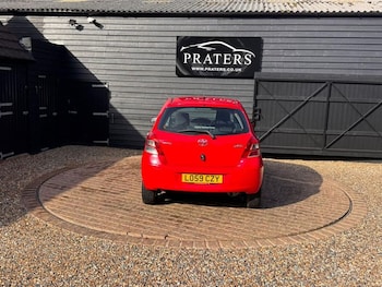 Used Toyota Yaris 2010 for sale - 79059155: Photo