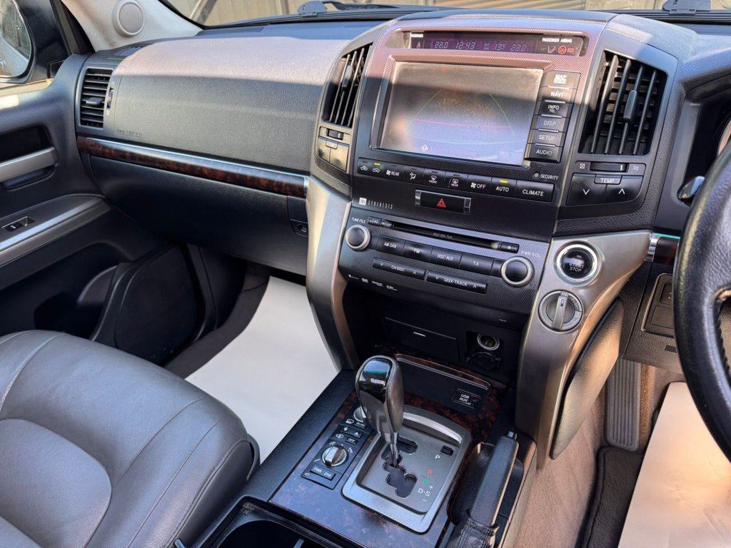 Used Toyota Land Cruiser 2010 for sale - 77978951: Photo 12