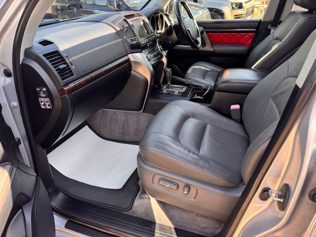 Used Toyota Land Cruiser 2010 for sale - 77978951: Photo 14