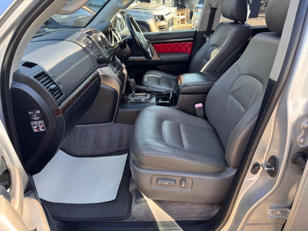 Used Toyota Land Cruiser 2010 for sale - 77978951: Photo 15