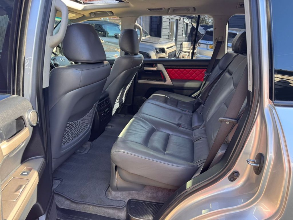 Used Toyota Land Cruiser 2010 for sale - 77978951: Photo 16