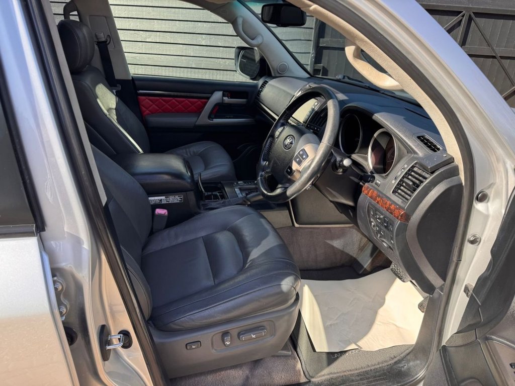 Used Toyota Land Cruiser 2010 for sale - 77978951: Photo 9