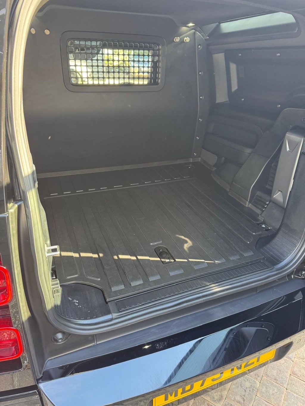 Used Land Rover Defender 2023 for sale - 78044456: Photo 18