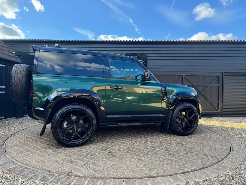 Used Land Rover Defender 2023 for sale - 78044456: Photo 44