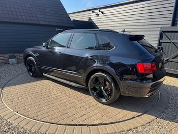 Used Bentley Bentayga 2016 for sale - 78919145: Photo
