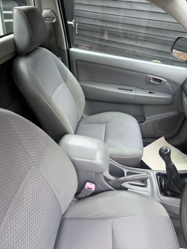 Used Toyota Hilux 2006 for sale - 76098129: Photo 11