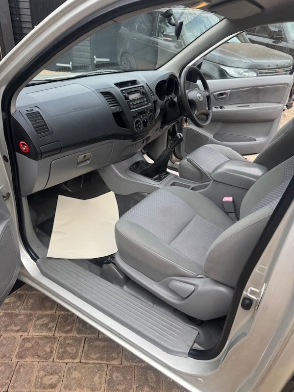 Used Toyota Hilux 2006 for sale - 76098129: Photo 13