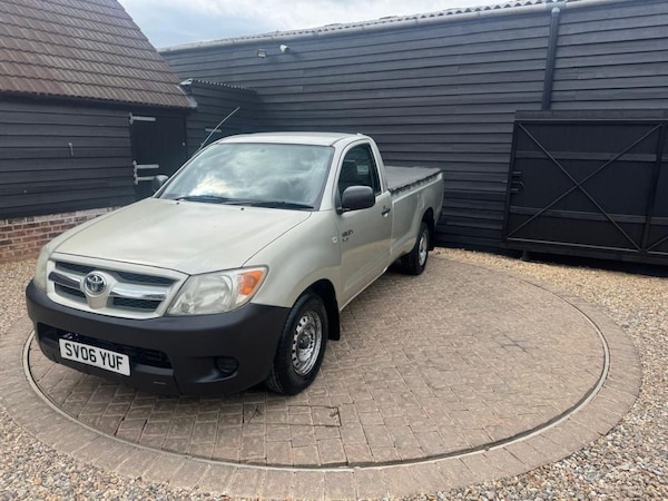 Used Toyota Hilux 2006 for sale - 76098129: Photo 2