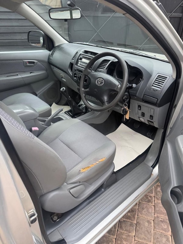 Used Toyota Hilux 2006 for sale - 76098129: Photo 9