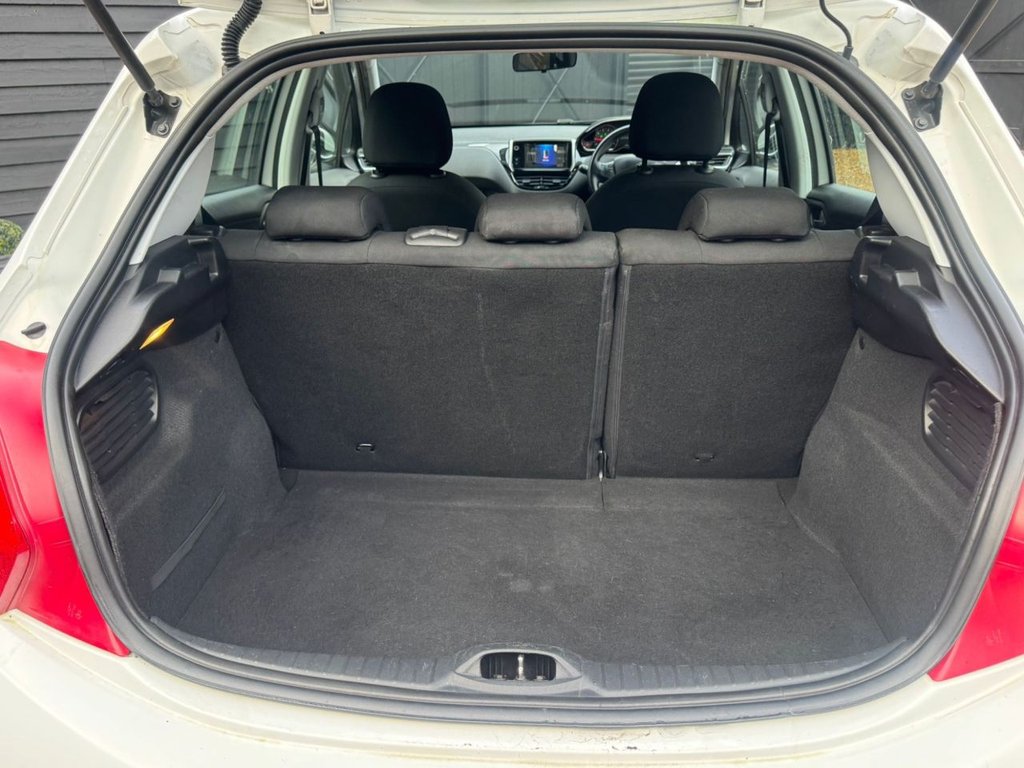 Used Peugeot 208 2014 for sale - 77307317: Photo 16